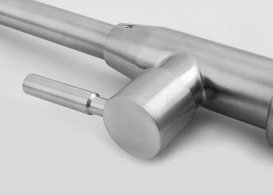 Các vòi bồn rửa hiện đại cho nhà bếp, xây dựng bằng đồng
