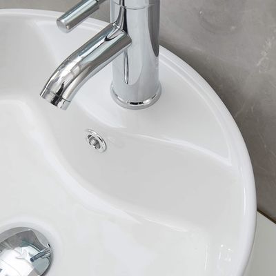 Chống va chạm trên quầy bồn rửa sứ trắng cho phòng tắm